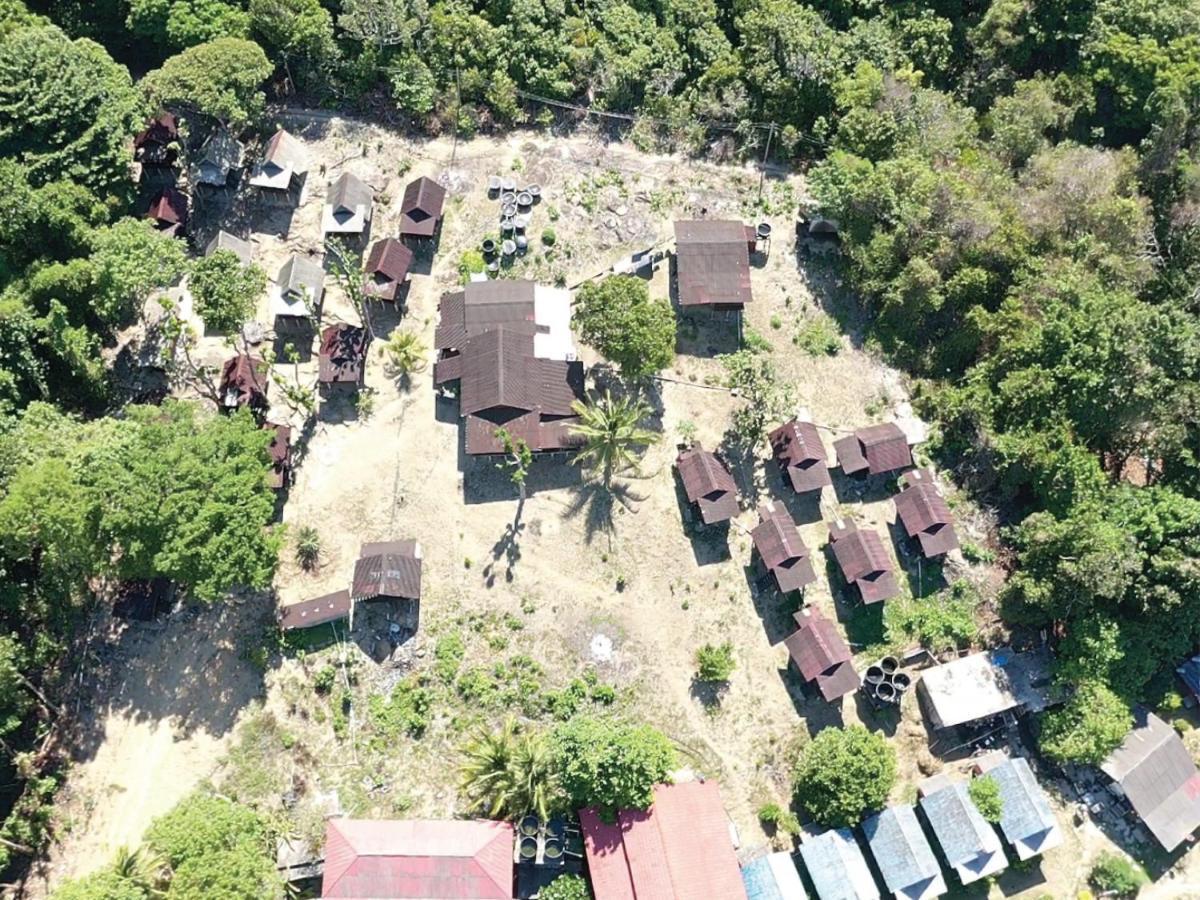 Harrera Perhentian, Long * Kampong Pasir Panjang (Terengganu)