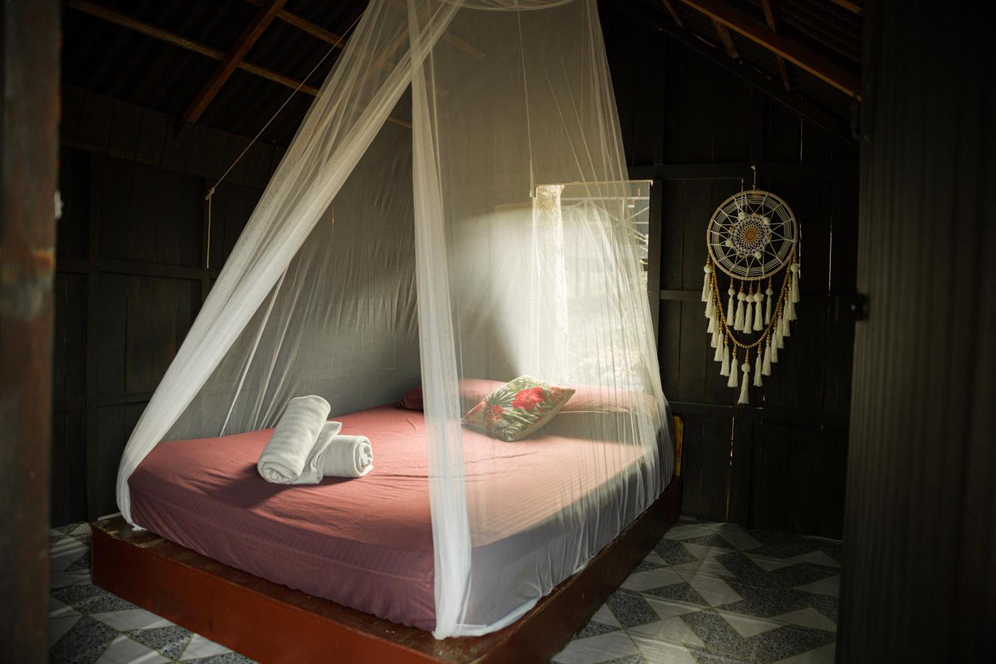 Inn Harrera Perhentian, Long *
