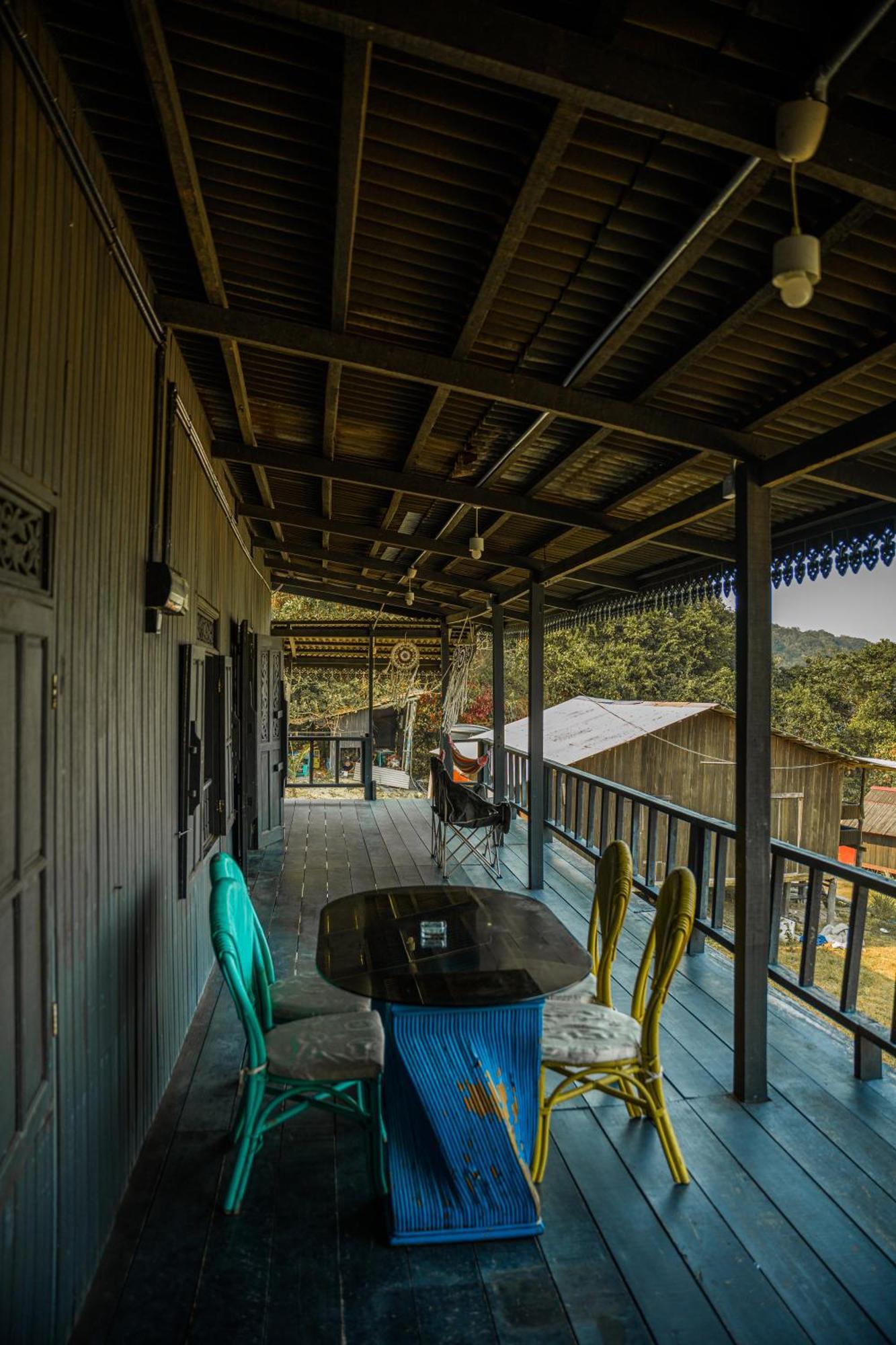 Harrera Perhentian, Long *